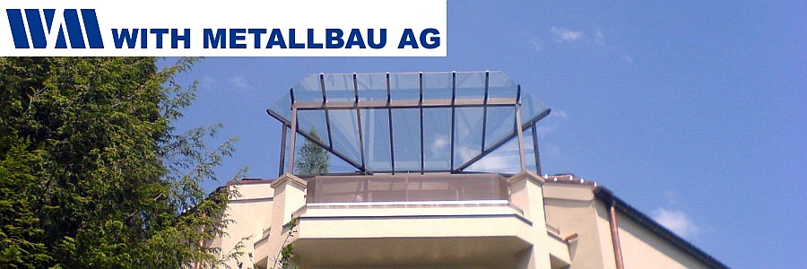 Glas-Vordach auf Attika-Balkon